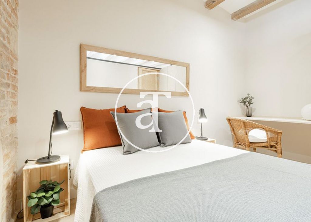 Monthly rental brand new 2-bedroom apartment steps away from Plaza España 21
