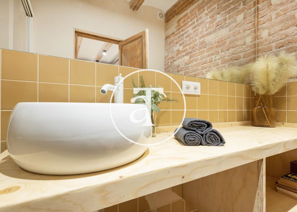 Monthly rental brand new 2-bedroom apartment steps away from Plaza España 32
