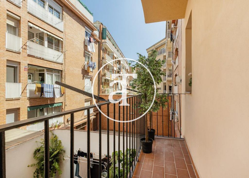 Monthly rental brand new 2-bedroom apartment steps away from Plaza España 11
