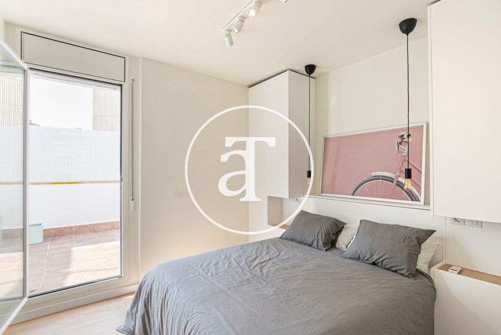 Monthly rental penthouse with 2 bedrooms and terrace close to Park Güell 26