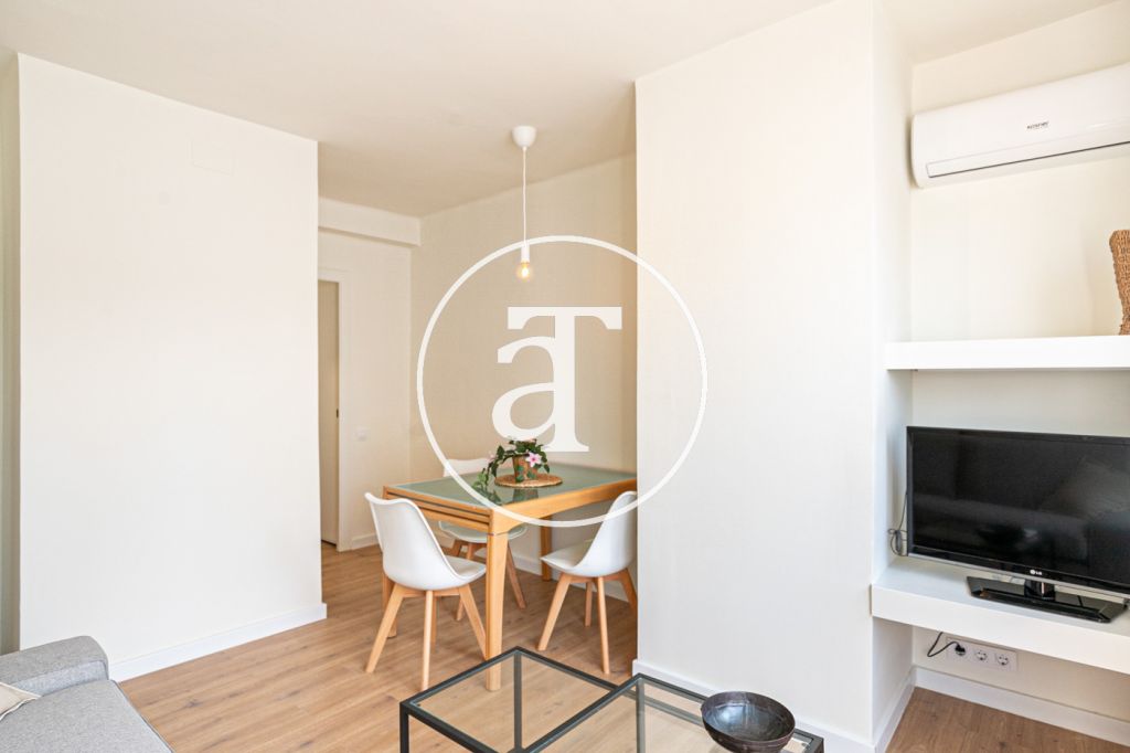 Monthly rental penthouse with 2 bedrooms and terrace close to Park Güell 18