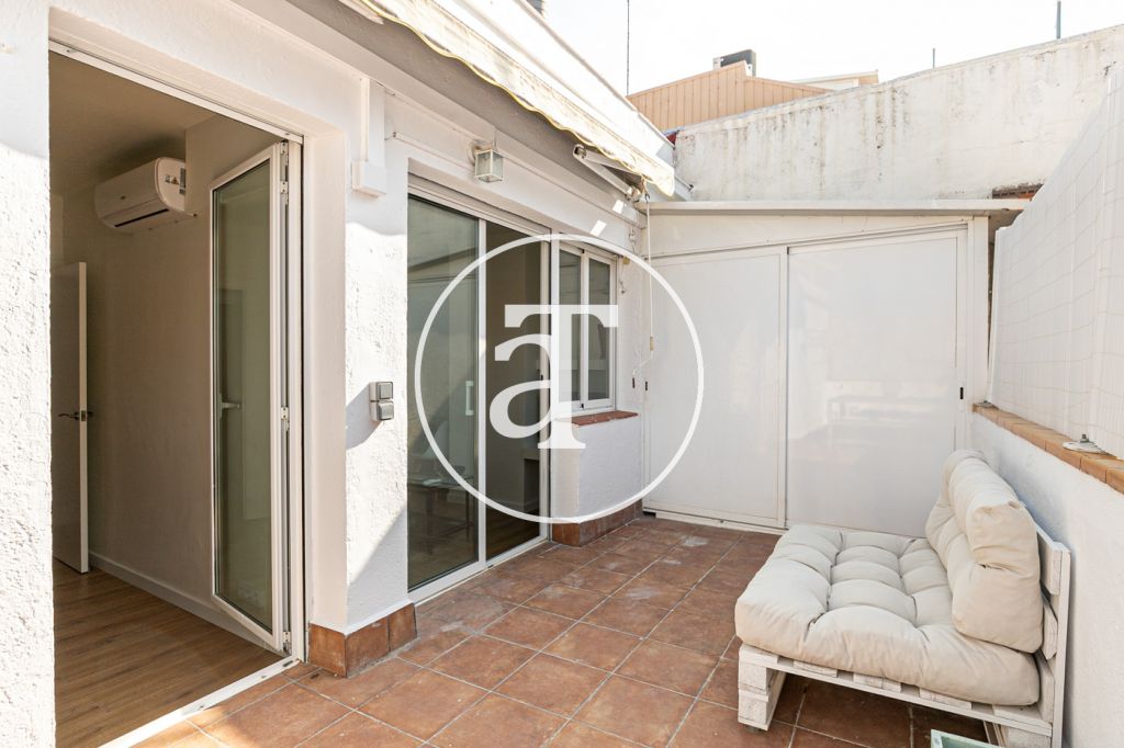 Monthly rental penthouse with 2 bedrooms and terrace close to Park Güell 6