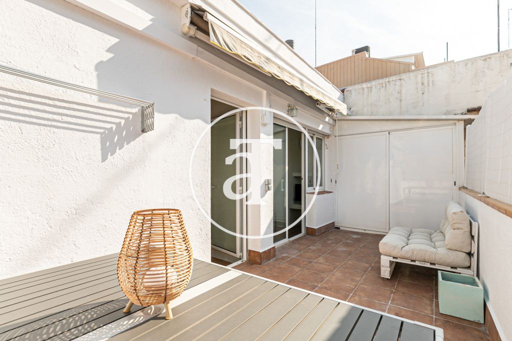 Monthly rental penthouse with 2 bedrooms and terrace close to Park Güell 7