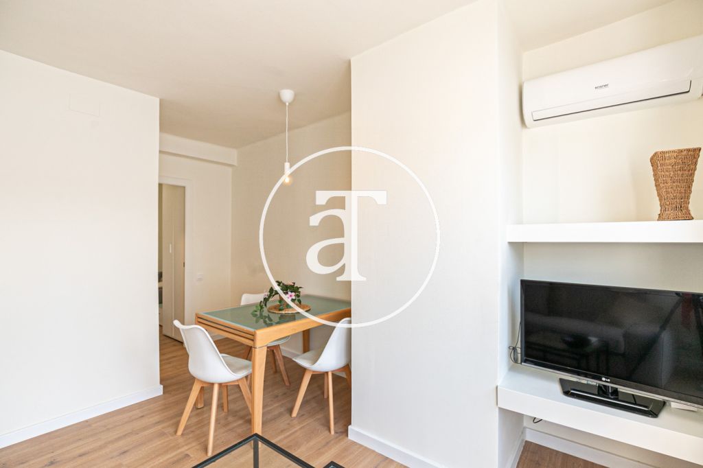 Monthly rental penthouse with 2 bedrooms and terrace close to Park Güell 17