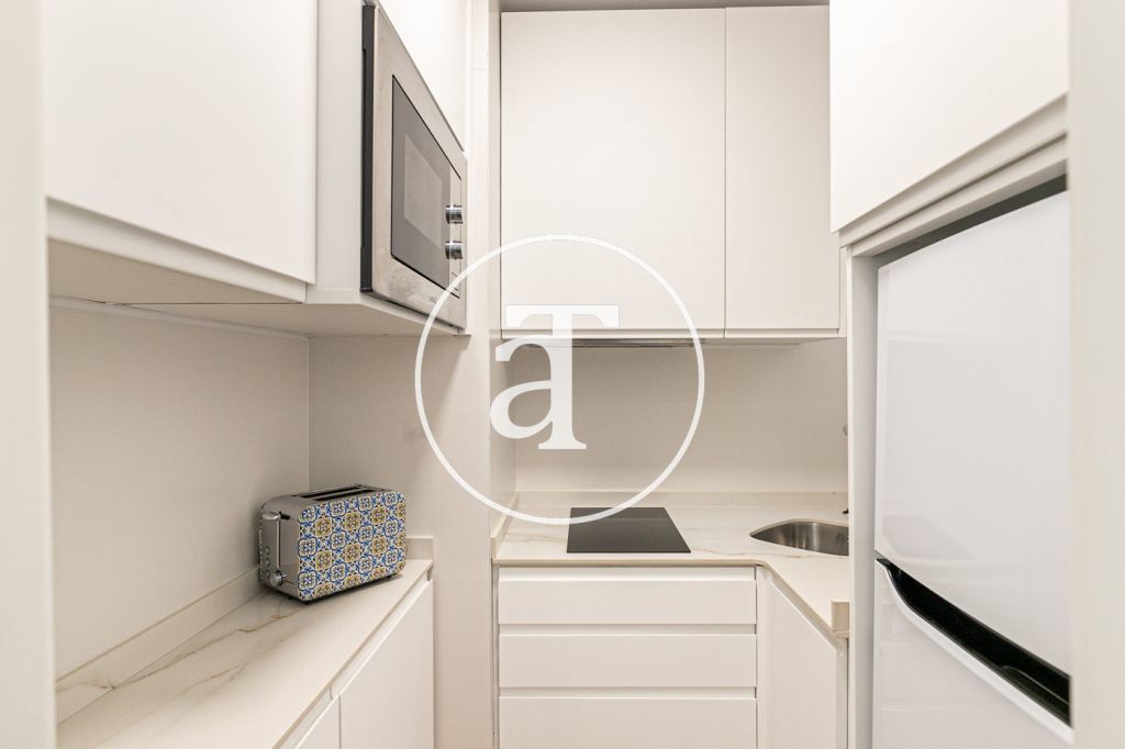 Monthly rental penthouse with 2 bedrooms and terrace close to Park Güell 21