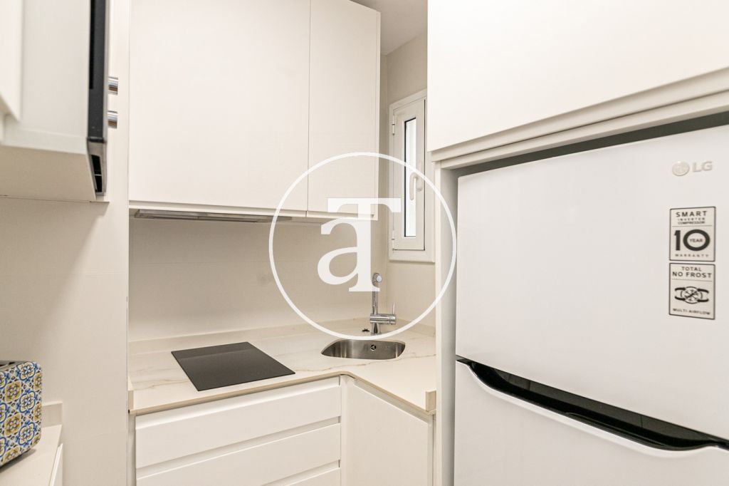 Monthly rental penthouse with 2 bedrooms and terrace close to Park Güell 20