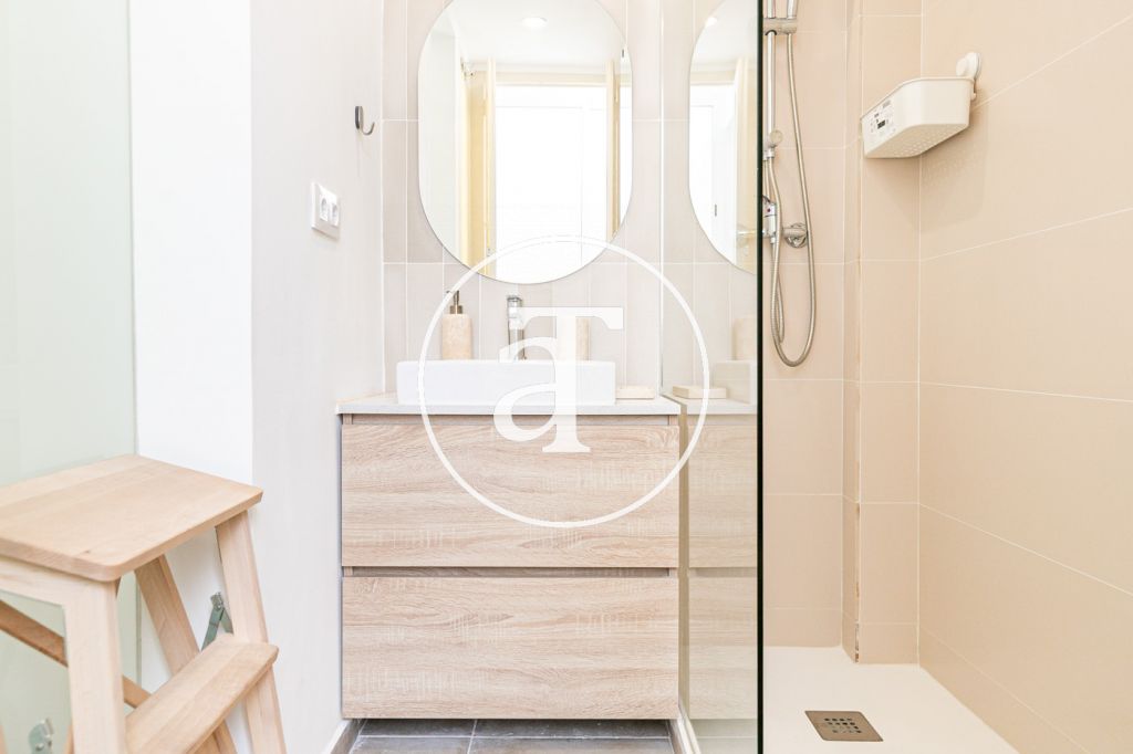 Brand new monthly rental apartment with 2 bedrooms in the Barceloneta area 20