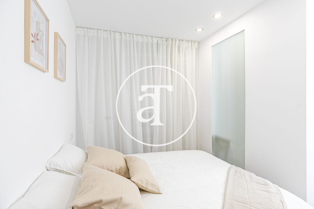 Brand new monthly rental apartment with 2 bedrooms in the Barceloneta area 17