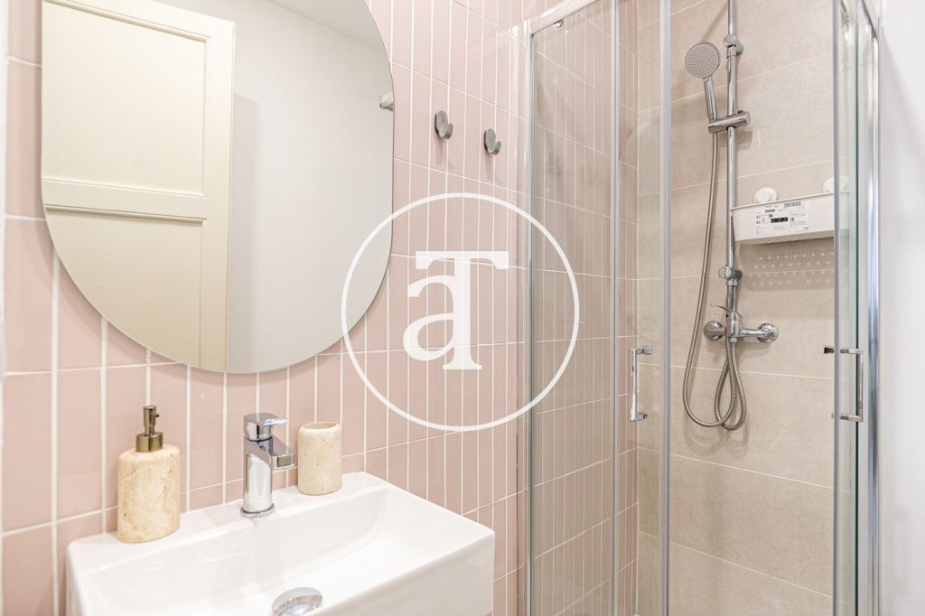 Brand new monthly rental apartment with 2 bedrooms in the Barceloneta area 16