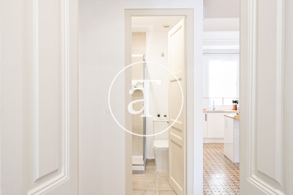 Brand new monthly rental apartment with 2 bedrooms in the Barceloneta area 27