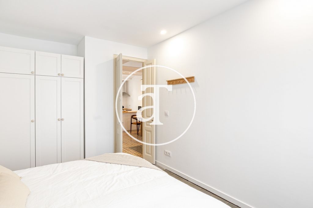 Brand new monthly rental apartment with 2 bedrooms in the Barceloneta area 26