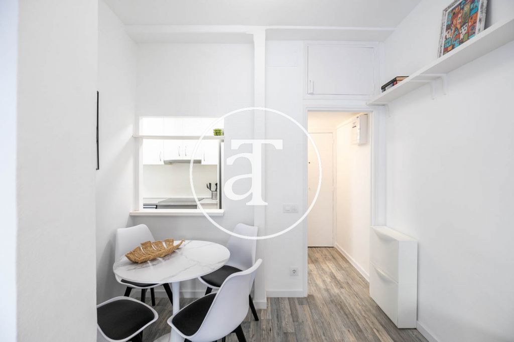 Monthly rental penthouse with 1 bedroom in Gracia 11