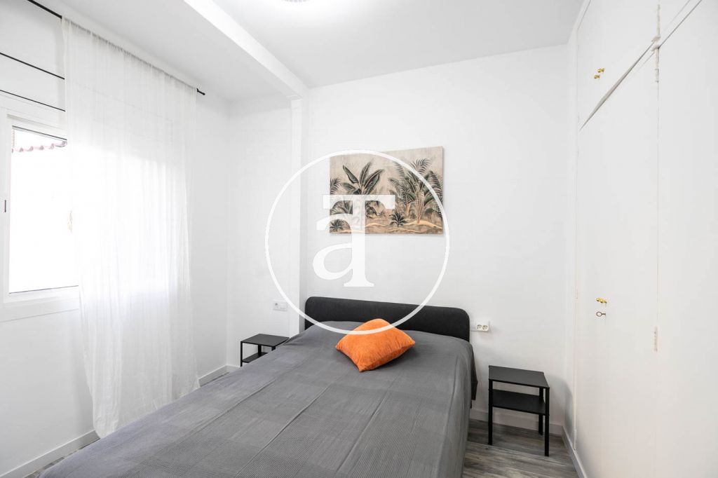 Monthly rental penthouse with 1 bedroom in Gracia 18