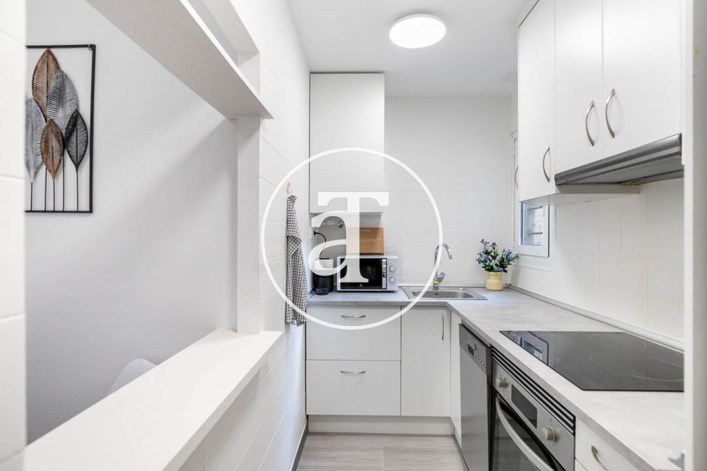 Monthly rental penthouse with 1 bedroom in Gracia 17