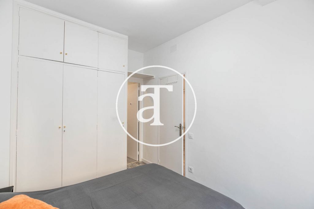 Monthly rental penthouse with 1 bedroom in Gracia 22