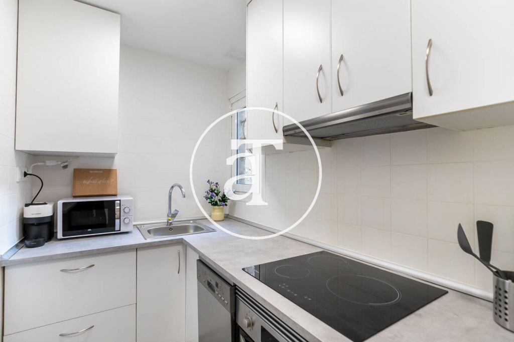 Monthly rental penthouse with 1 bedroom in Gracia 16