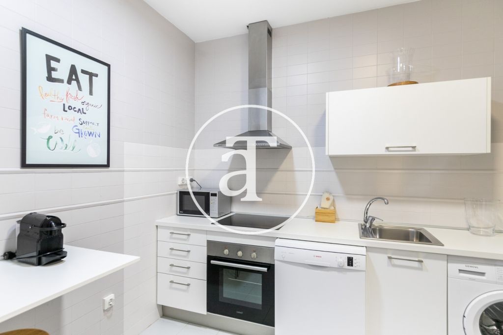 Monthly rental apartment with 2 bedrooms and clear views in Ciutat Vella 12