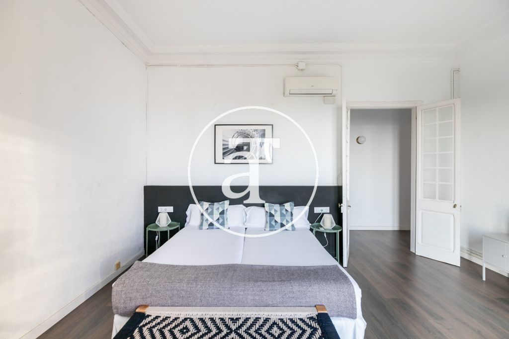Monthly rental apartment with 2 bedrooms and clear views in Ciutat Vella 20