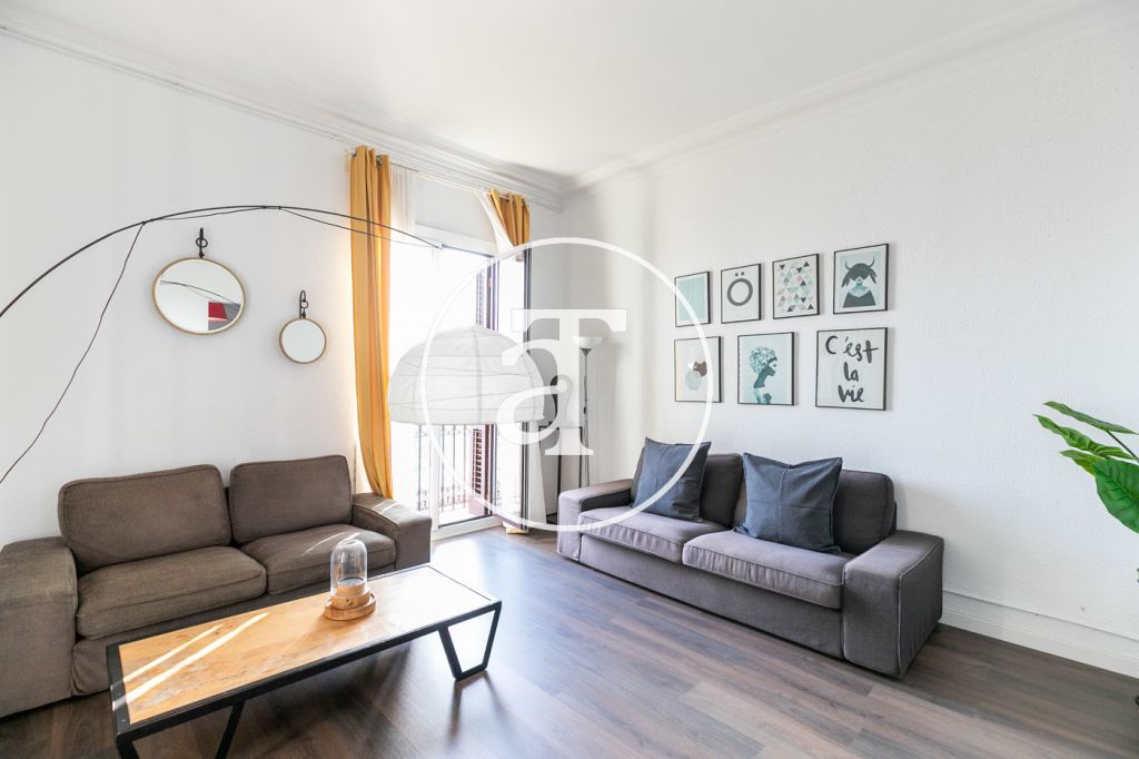 Monthly rental apartment with 2 bedrooms and clear views in Ciutat Vella 5