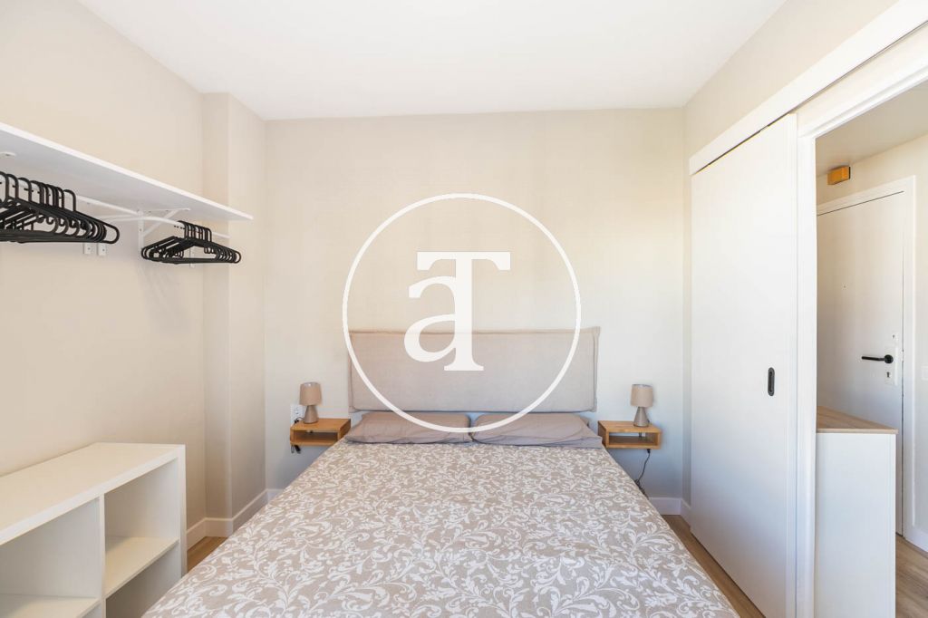 Monthly rental apartment with 1 bedroom and 2 balcony in Eixample 17