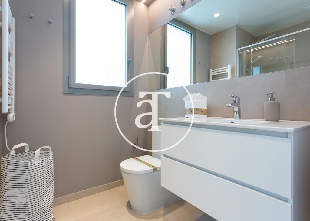 Monthly rental apartment with 3 bedrooms, terrace and shared pool close to Diagonal Av. 29