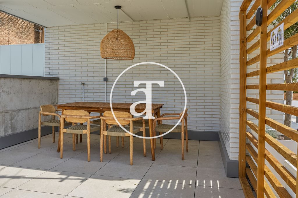 Monthly rental apartment with 3 bedrooms, terrace and shared pool close to Diagonal Av. 43