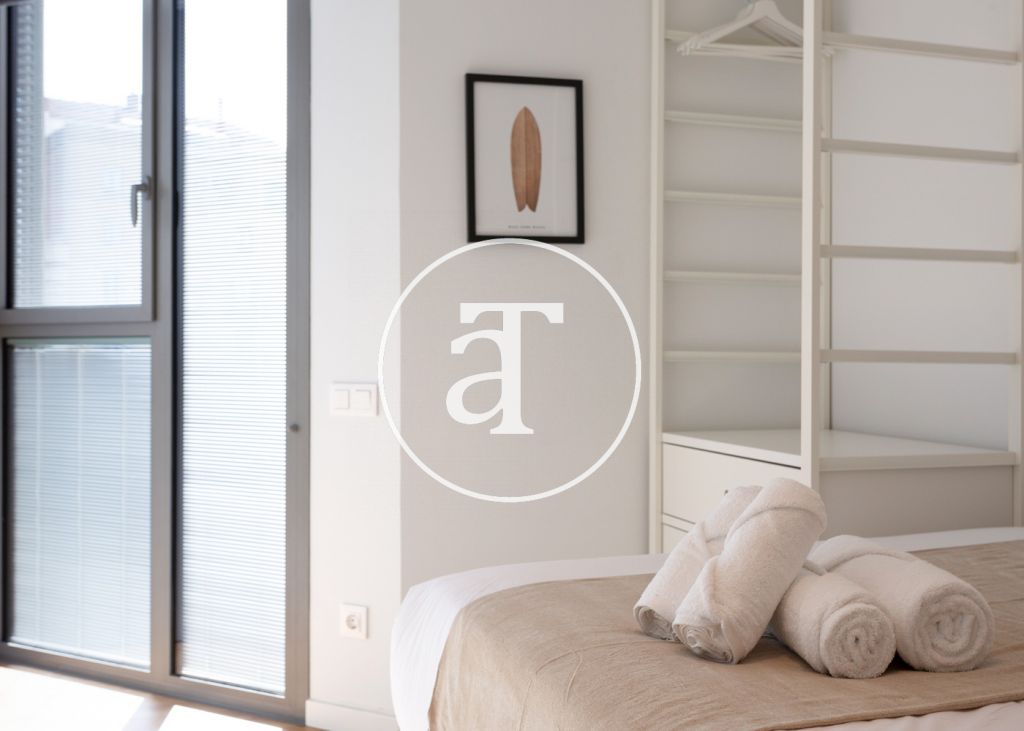 Monthly rental apartment with 3 bedrooms, terrace and shared pool close to Diagonal Av. 25