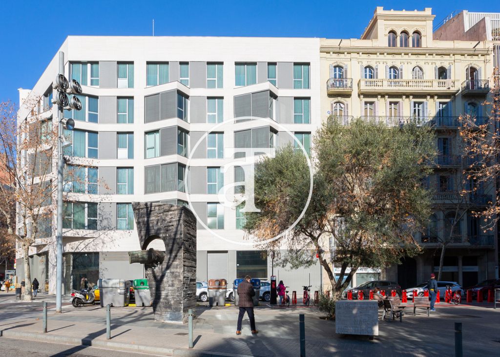 Monthly rental apartment with 3 bedrooms, terrace and shared pool close to Diagonal Av. 33