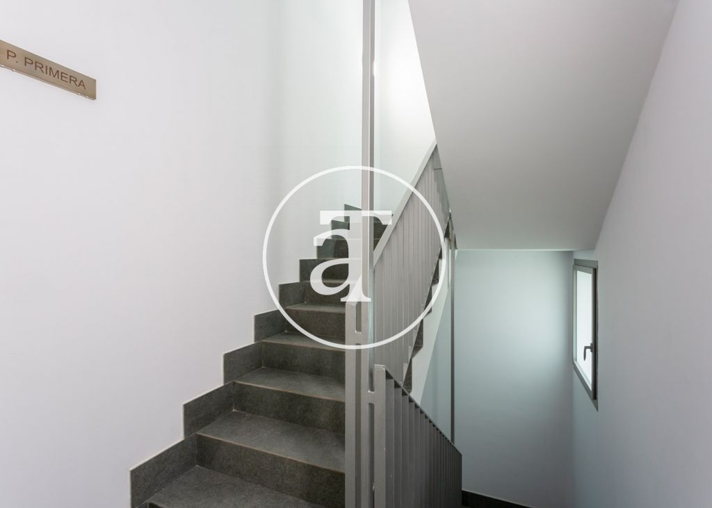 Monthly rental apartment with 3 bedrooms, terrace and shared pool close to Diagonal Av. 35