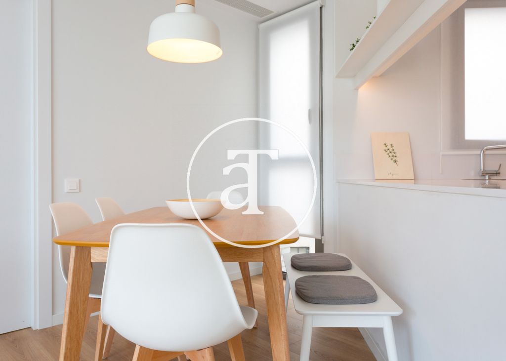 Monthly rental apartment with 3 bedrooms, terrace and shared pool close to Diagonal Av. 8