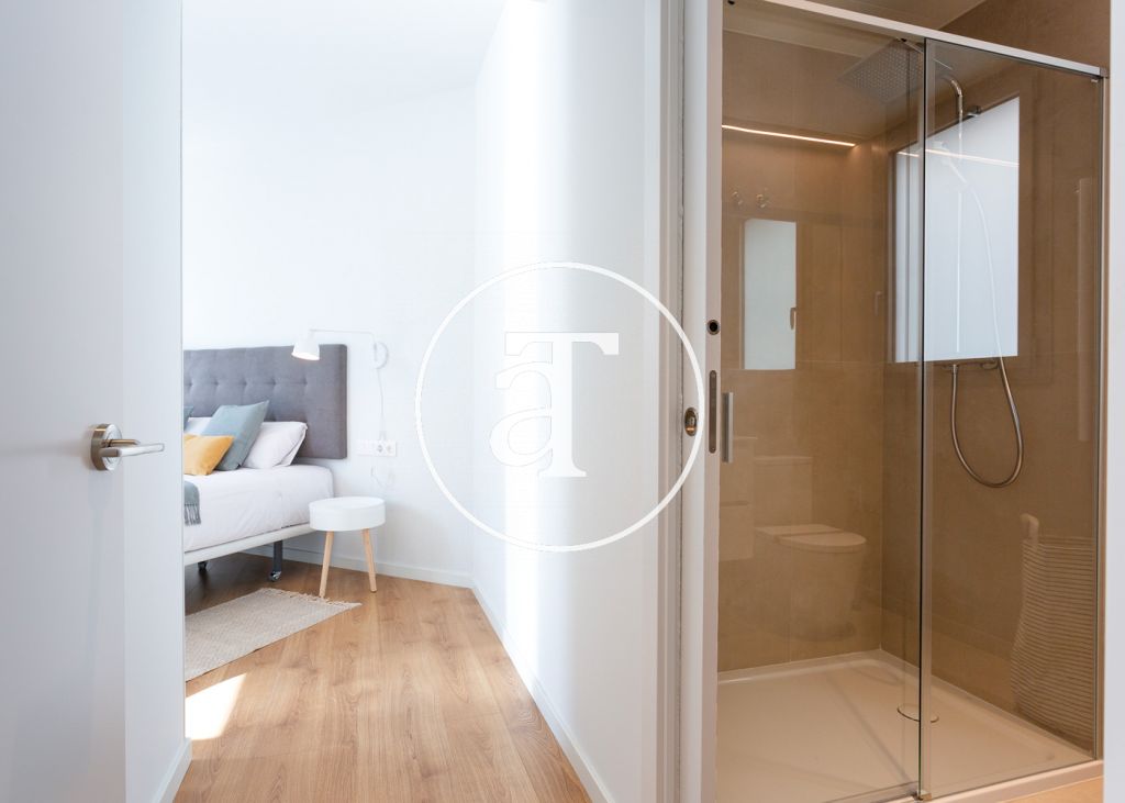 Monthly rental apartment with 3 bedrooms, terrace and shared pool close to Diagonal Av. 22