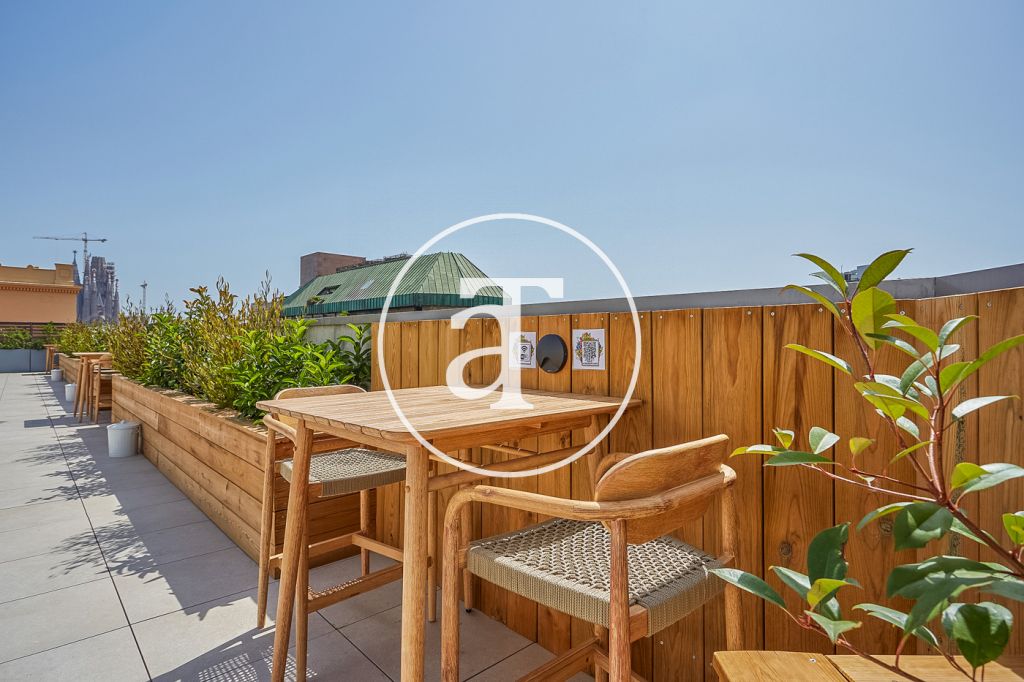 Monthly rental apartment with 3 bedrooms, terrace and shared pool close to Diagonal Av. 46