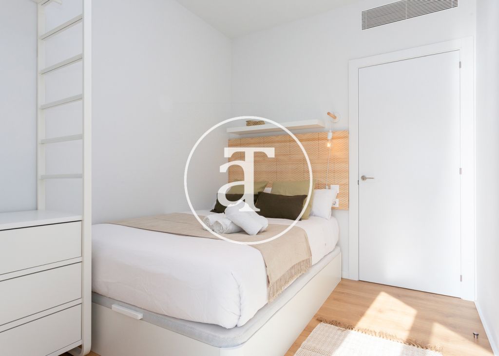 Monthly rental apartment with 3 bedrooms, terrace and shared pool close to Diagonal Av. 24