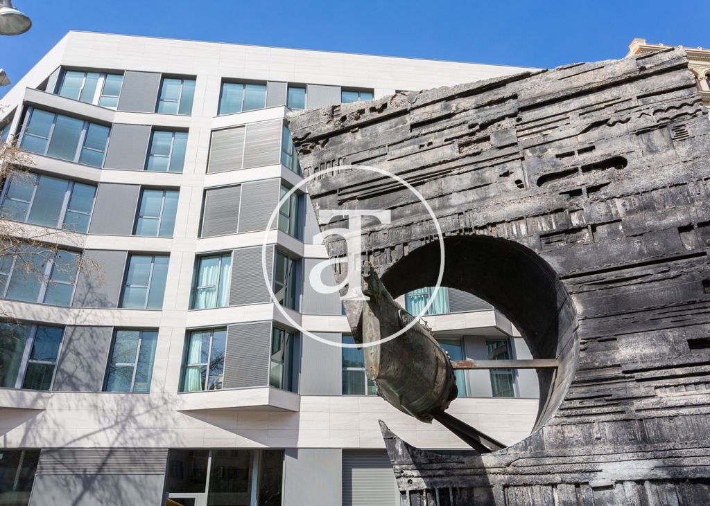 Monthly rental apartment with 3 bedrooms, terrace and shared pool close to Diagonal Av. 40