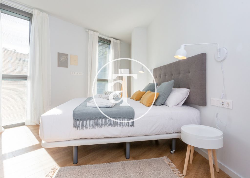 Monthly rental apartment with 3 bedrooms, terrace and shared pool close to Diagonal Av. 17