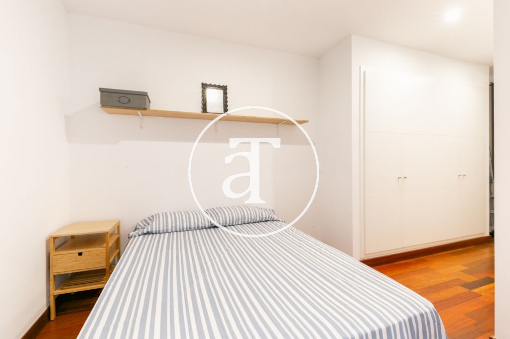Monthly rental apartment with 2 bedrooms close to Plaça Espanya 4