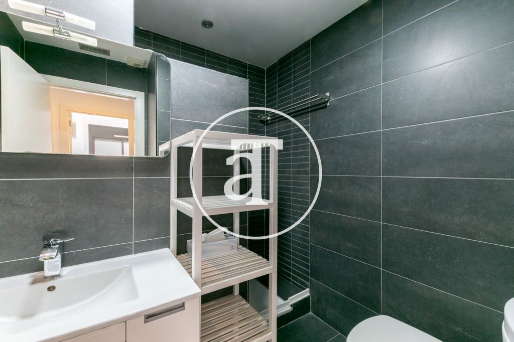 Monthly rental apartment with 2 bedrooms close to Plaça Espanya 13