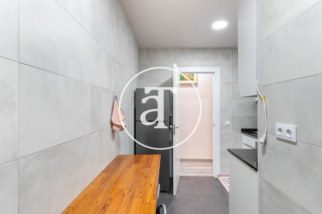 Monthly rental apartment with 3 bedrooms in Sants Montjuic 15