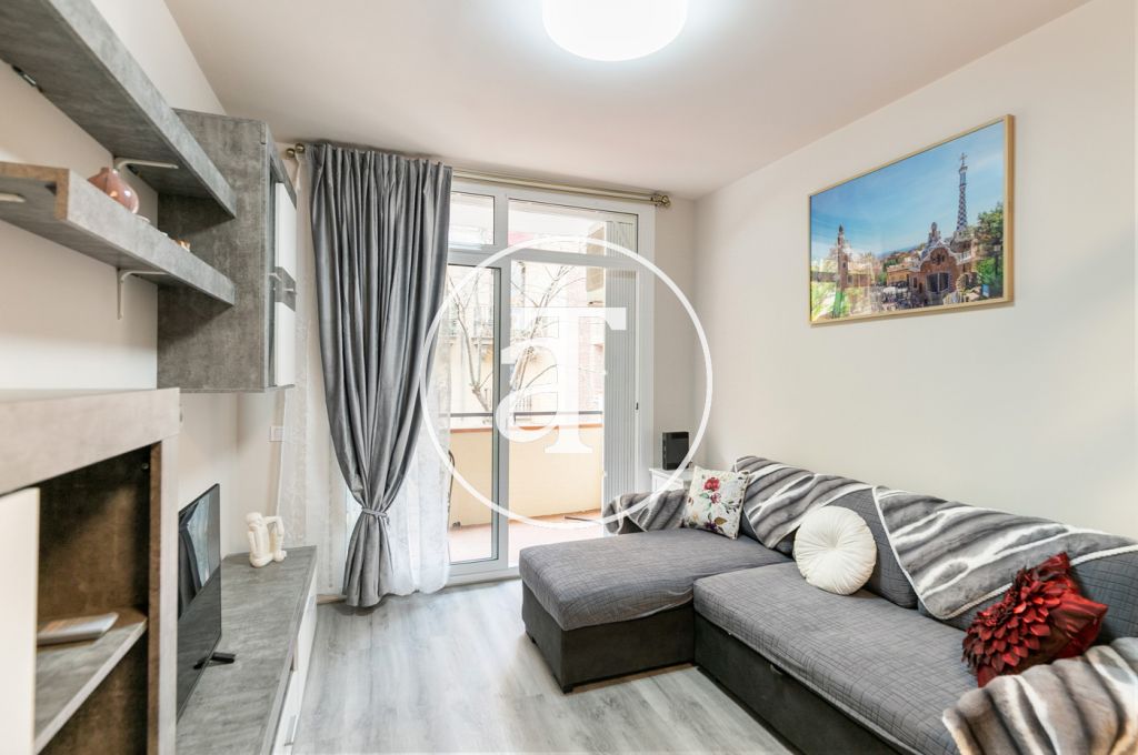 Monthly rental apartment with 3 bedrooms in Sants Montjuic 2