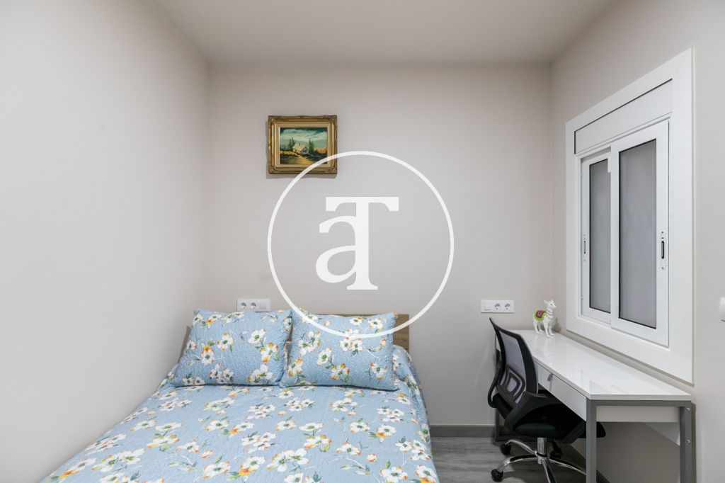 Monthly rental apartment with 3 bedrooms in Sants Montjuic 26