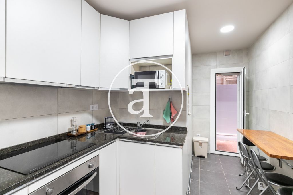 Monthly rental apartment with 3 bedrooms in Sants Montjuic 11