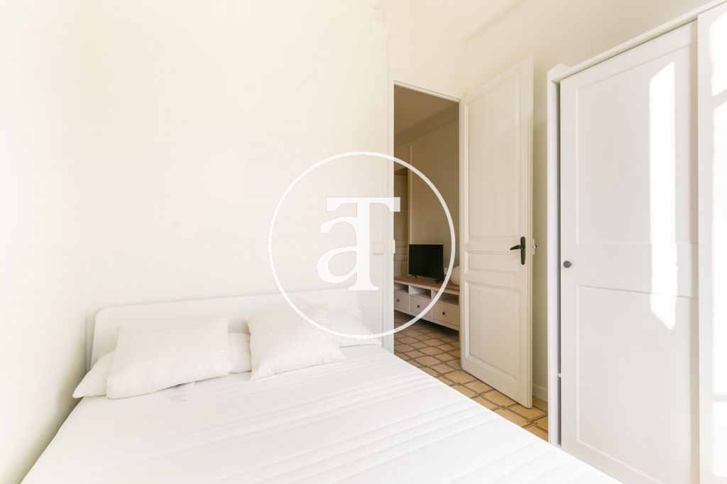Monthly rental apartment with 2 bedrooms in Poblenou 17