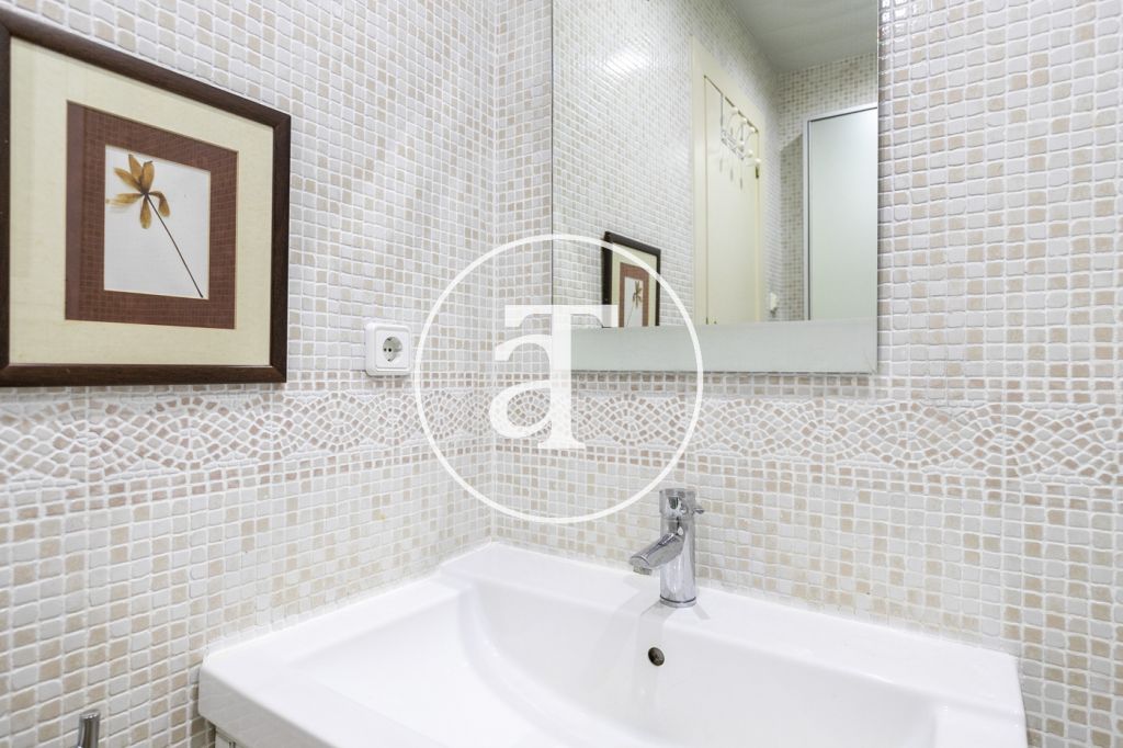 Monthly rental apartment with 3 bedroom in Sants-Montjuic 23
