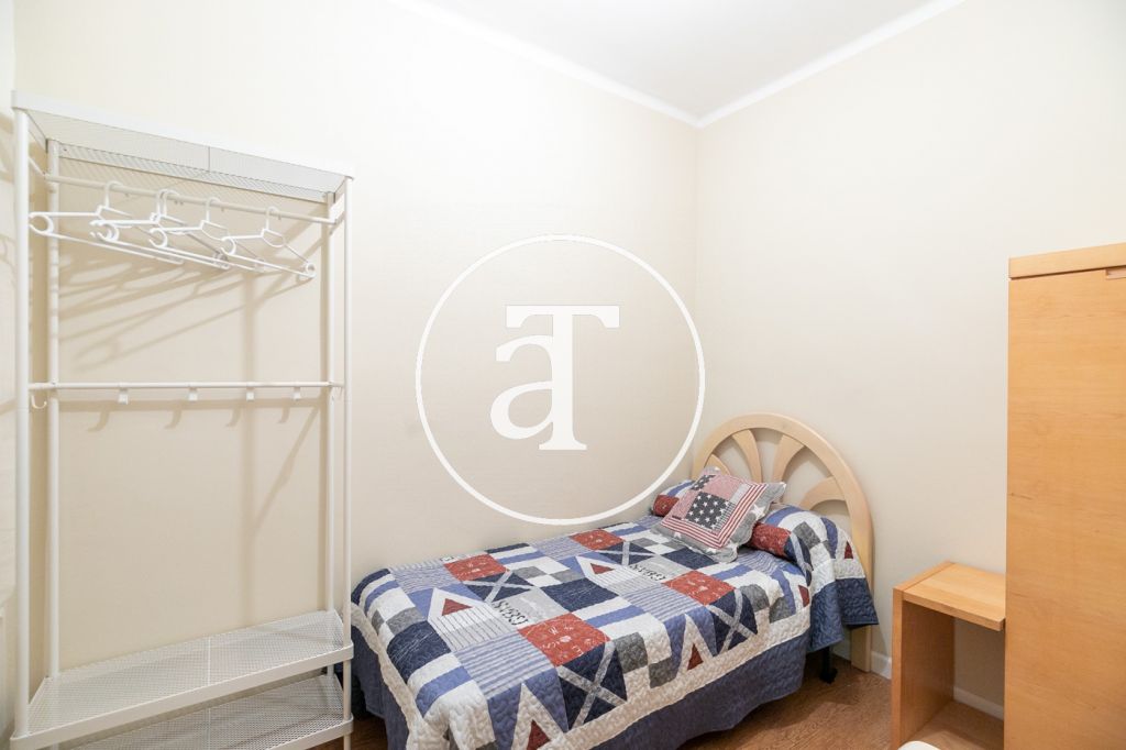 Monthly rental apartment with 3 bedroom in Sants-Montjuic 14