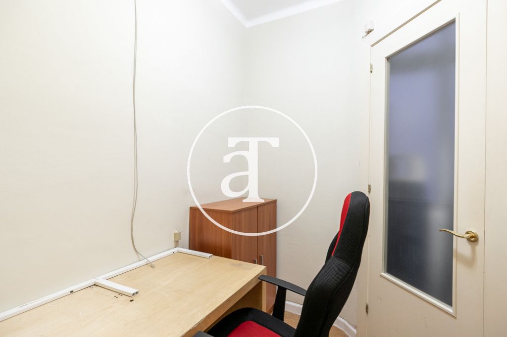 Monthly rental apartment with 3 bedroom in Sants-Montjuic 18