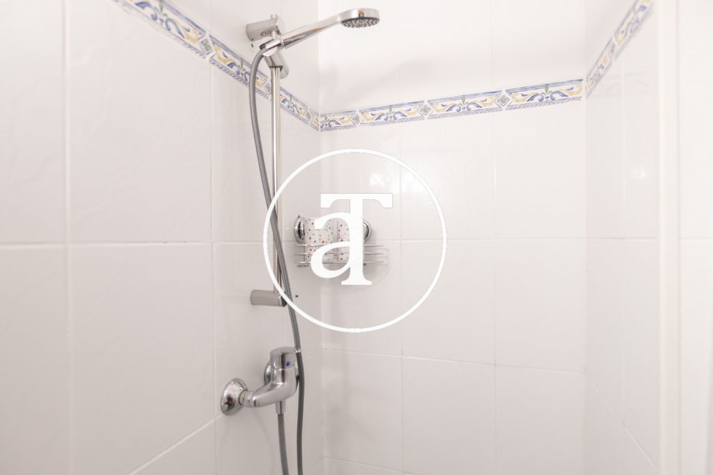 Monthly rental apartment with 2 bedrooms in Gracia 20