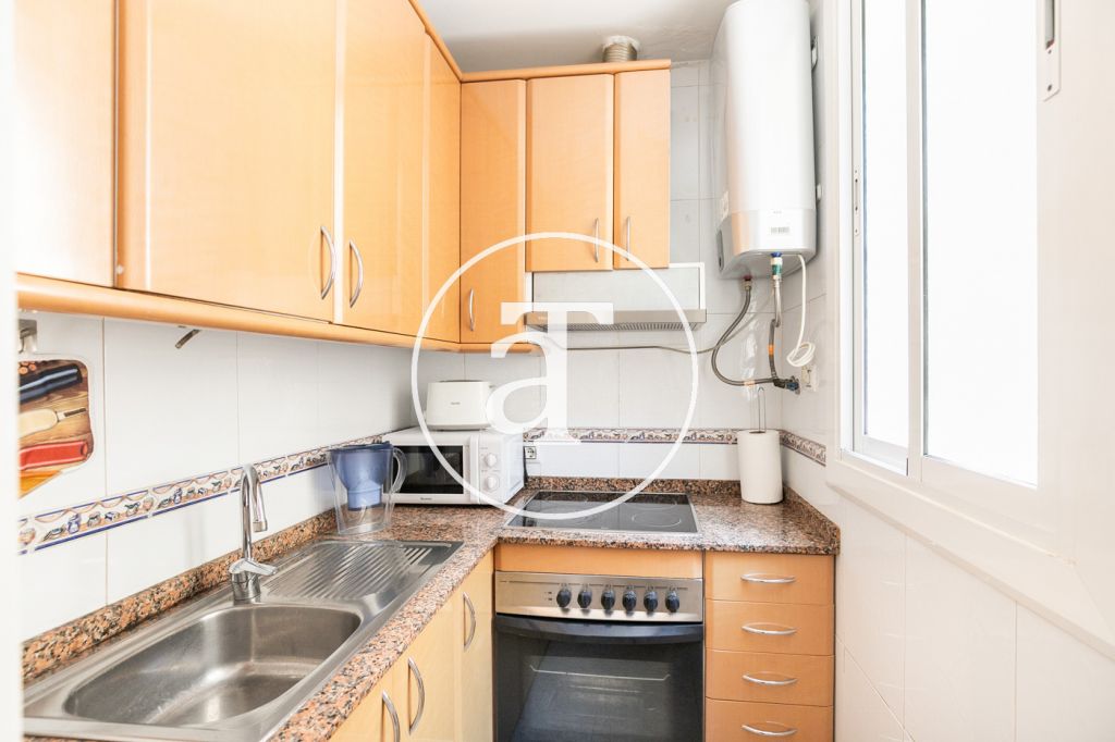 Monthly rental apartment with one bedroom in a central area of Barcelona 11