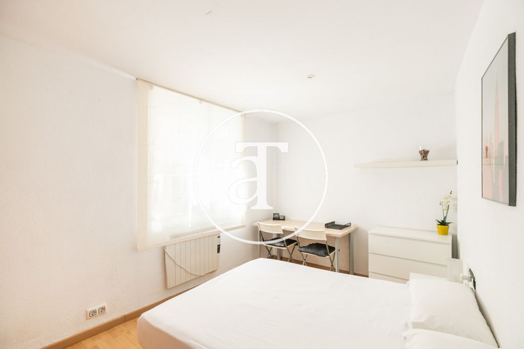 Monthly rental apartment with one bedroom in a central area of Barcelona 13