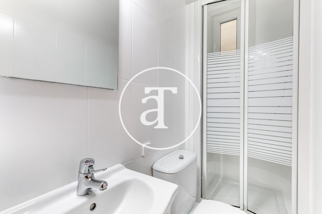 Monthly rental apartment with 2 double bedrooms in Poblenou 23