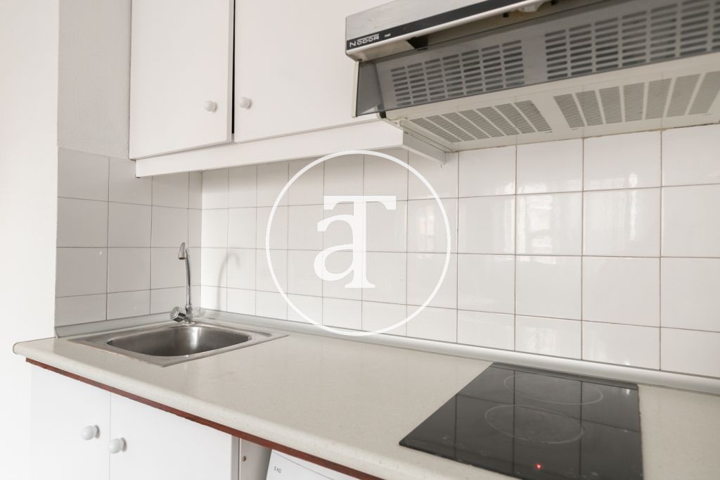 Studio à louer pour une courte durée, à deux pas de la gare de Sants 10